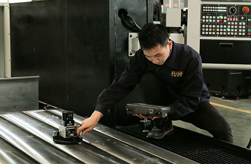 TAKAM uses XK10 to ensure assembly accuracy of machine tools
